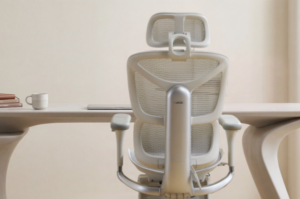 Hitzewellen am Arbeitsplatz: Wie ergonomische Bürostühle „thermische Ermüdung“ in 40°C-Büros reduzieren können