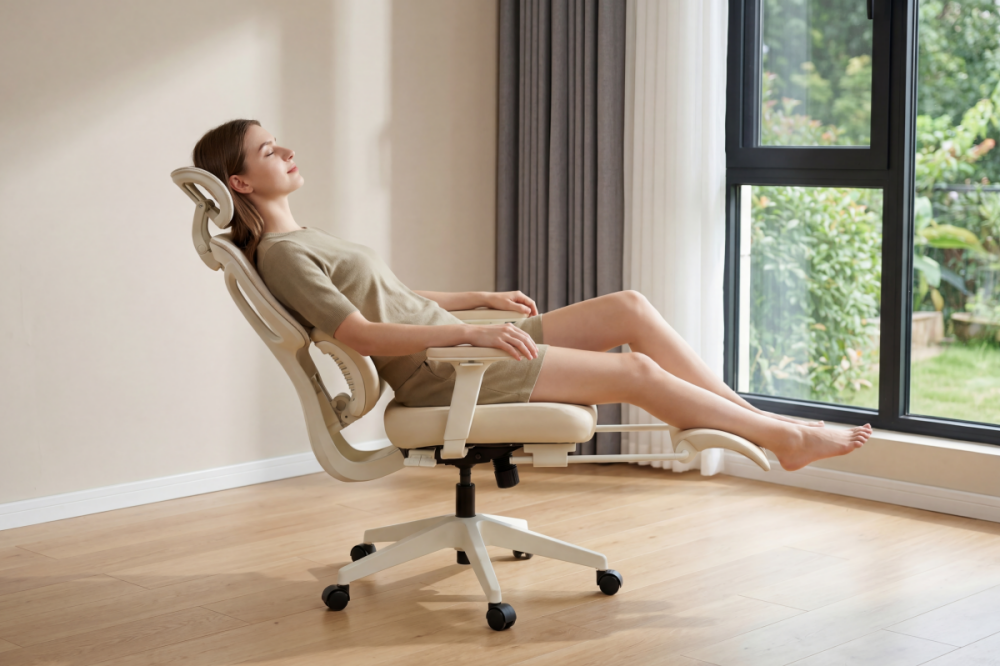 Kann man in einem ergonomischen Stuhl schlafen? Risiken, Vorteile & sichere Tipps