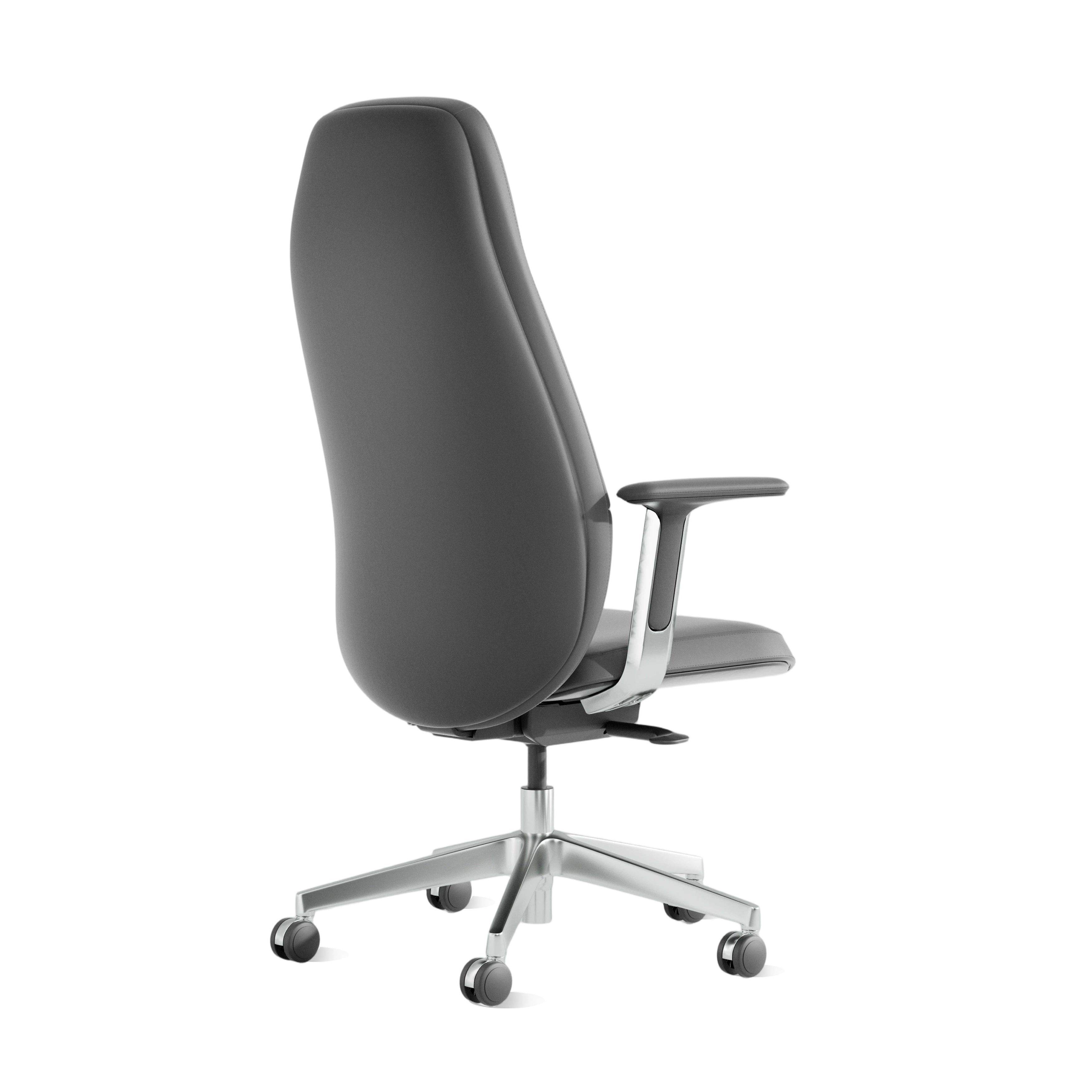 Leder-Bürostuhl in dunkler Farbe, seitliche Ansicht mit Armlehne, Sitzpolster und Rollenfußkreuz