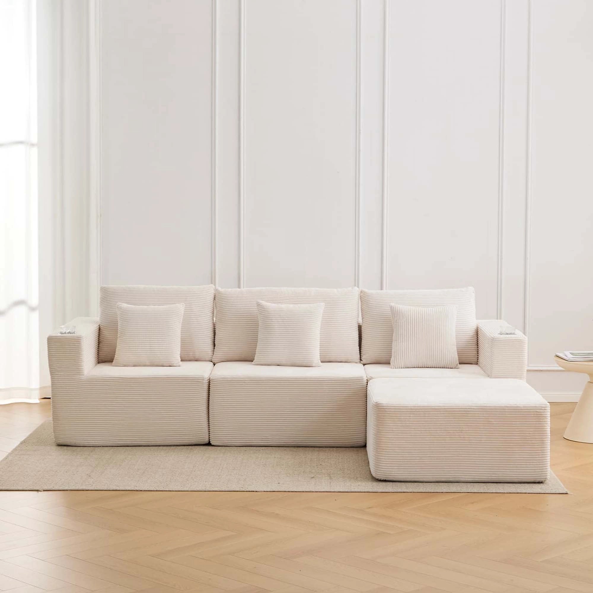 Modulares Sofa aus Cord in Weiß mit Kissen, Ottomane rechts und integrierten Stauelementen